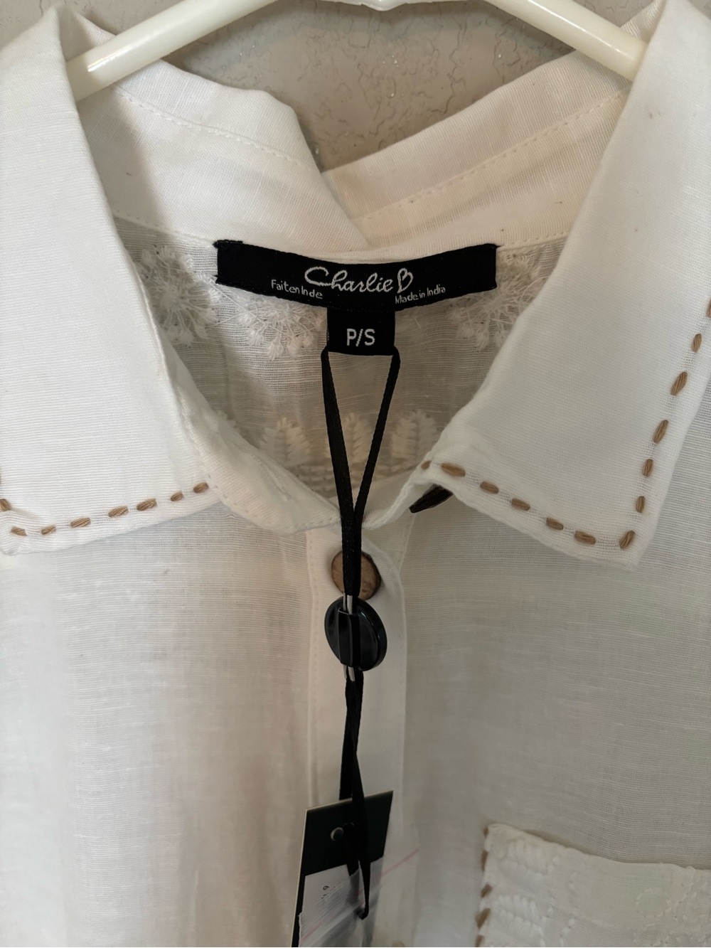 CHARLIE B Sleeveless White Button-Up Linen Blend Tank - Picture 5 of 10